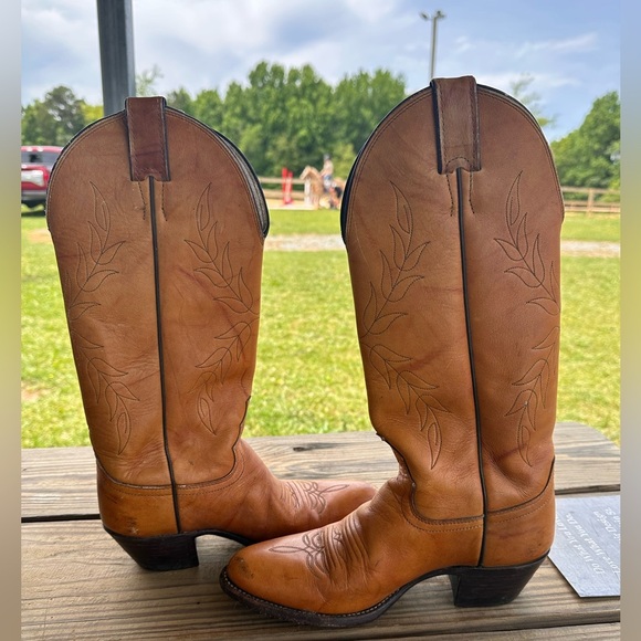 Vintage Justin Boots Tan Leather Western Boots size 6. - Picture 2 of 6